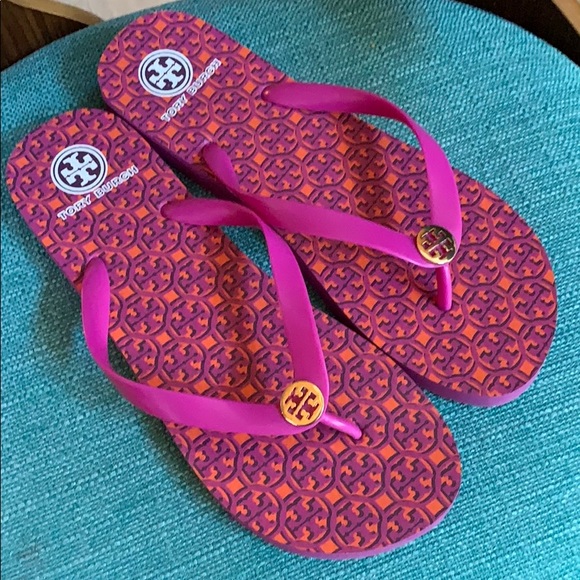 tory burch pink flip flops